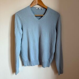 Uniqlo 100% Cashmere Woman’s Sky Blue V-Neck Sweater Size S